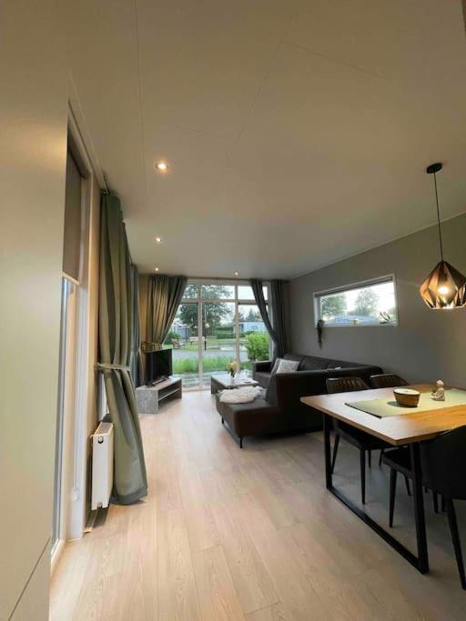 Luxus Cube In Lathum, Naehe Arnheim Appartement Buitenkant foto