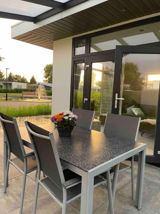Luxus Cube In Lathum, Naehe Arnheim Appartement Buitenkant foto